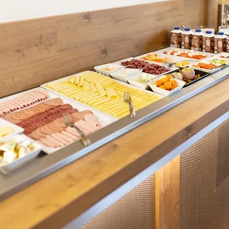 Reinisch - Near Vienna Airport Szálloda 4*