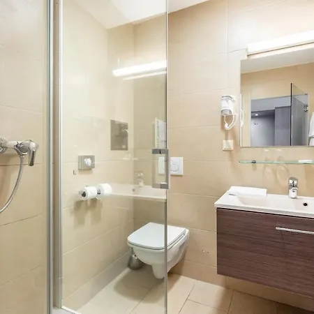 Hotel Reinisch - Near Vienna Airport 4*