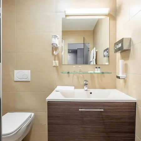 Reinisch - Near Vienna Airport 4*