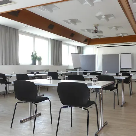 Reinisch - Near Vienna Airport Szálloda 4*
