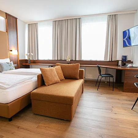 Reinisch - Near Vienna Airport 4* שווכאט
