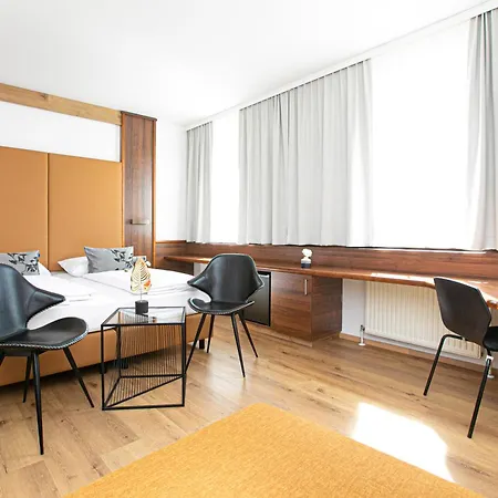 Reinisch - Near Vienna Airport Szálloda