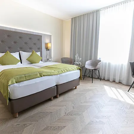 Reinisch - Near Vienna Airport מלון שווכאט