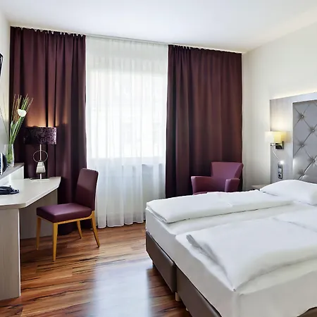 Reinisch - Near Vienna Airport שווכאט