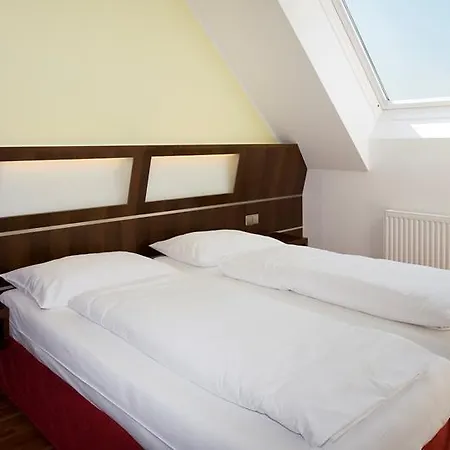 Reinisch - Near Vienna Airport 4*